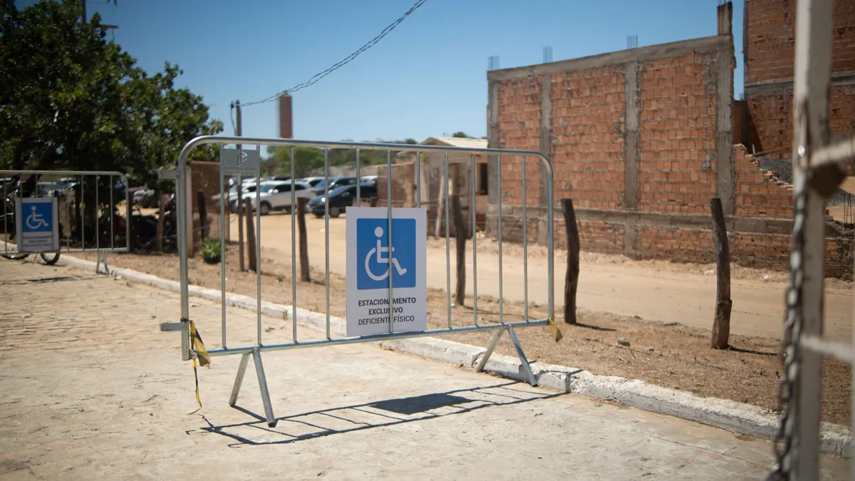 Vaga sinalizada para pessoas com deficiência